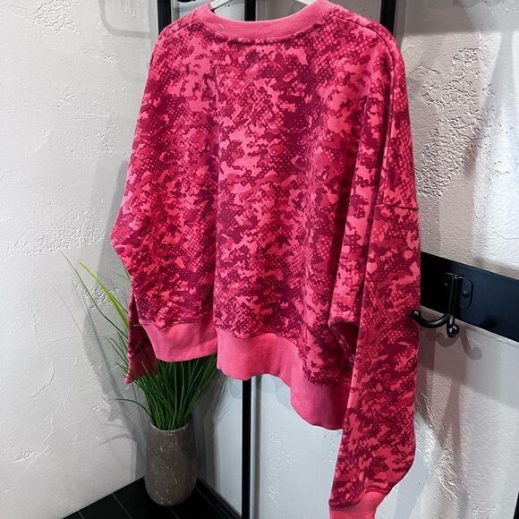 Under Armour Rival Fleece Camo pink Crew Sweatshirt size large - Picture 8 of 16